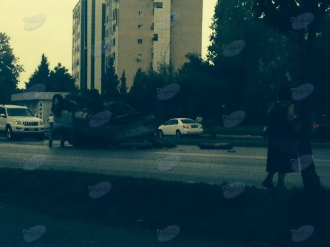 В Баку на проспекте Нобеля произошло ДТП