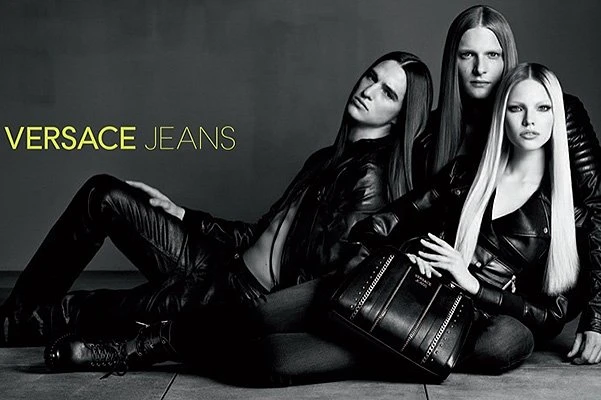 Саша Лусс в рекламе осенне-зимней коллекции Versace Jeans