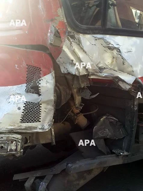 В Баку пассажирский автобус столкнулся с грузовиком