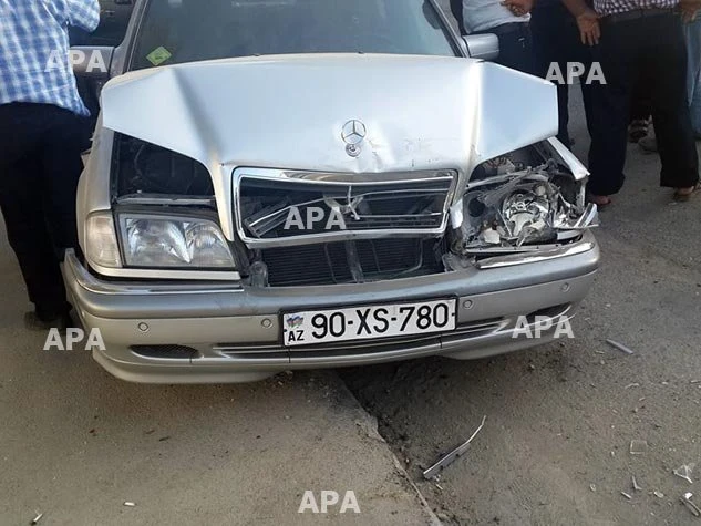 В Баку пассажирский автобус столкнулся с грузовиком