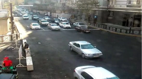 В центре Баку открылась дорога, закрытая на ремонт