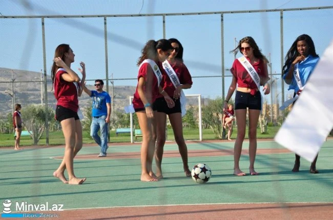 Участницы «Miss Globe İnternational» отдыхают в Khazar Islands (видео)