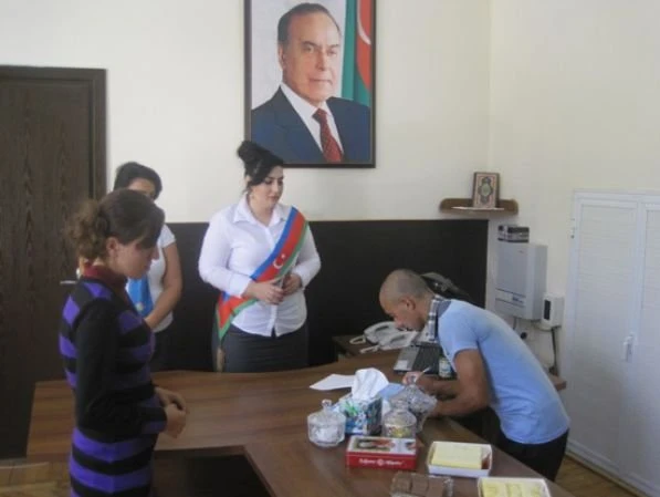 В Баку в следственном изоляторе состоялась церемония бракосочетания