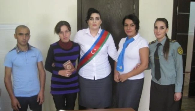 В Баку в следственном изоляторе состоялась церемония бракосочетания