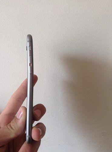 iPhone 6 Plus гнется в кармане
