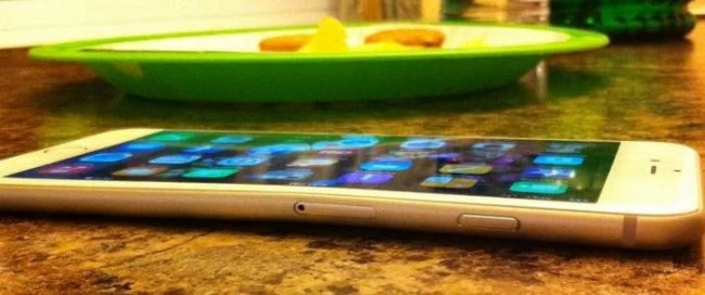 iPhone 6 Plus гнется в кармане