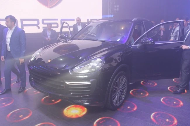 В Баку представлен новый Porsche Cayenne