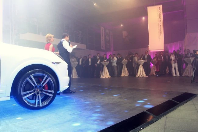 В Баку представлен новый Porsche Cayenne