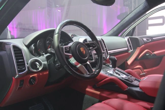 В Баку представлен новый Porsche Cayenne