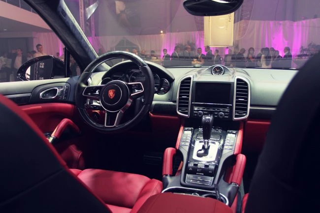 В Баку представлен новый Porsche Cayenne