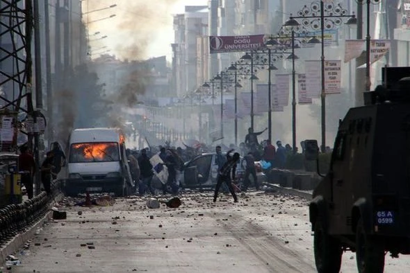 В Турции в результате беспорядков погибли 15 человек