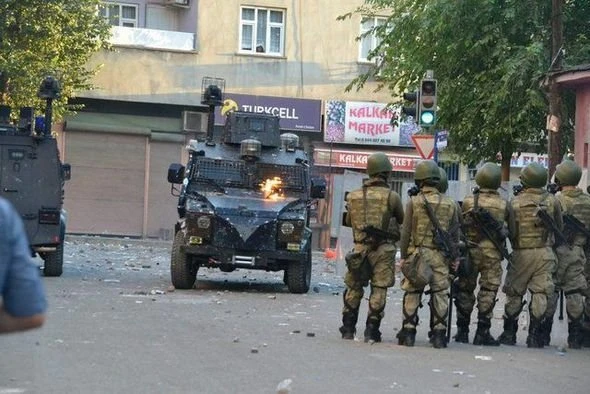 В Турции в результате беспорядков погибли 15 человек