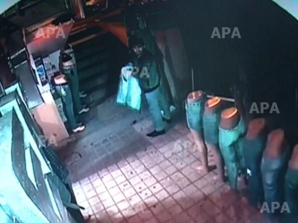 В Баку вора зафиксировала камера наблюдения