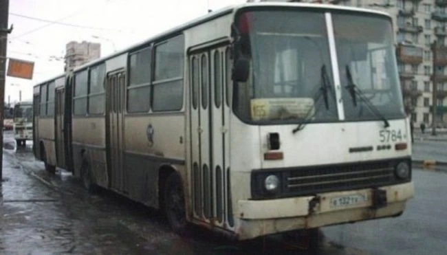 «Икарус» превратили в бар на колесах BarBus MAXI