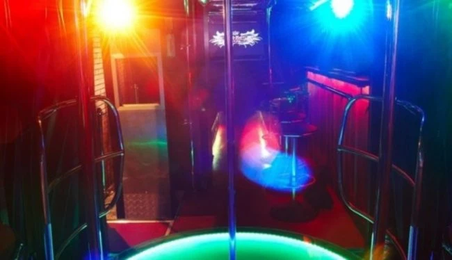 «Икарус» превратили в бар на колесах BarBus MAXI