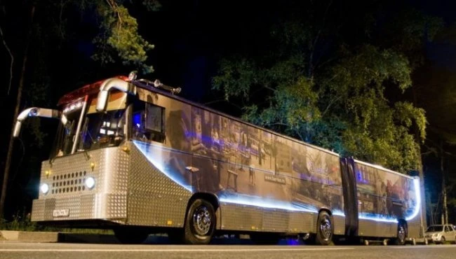 «Икарус» превратили в бар на колесах BarBus MAXI