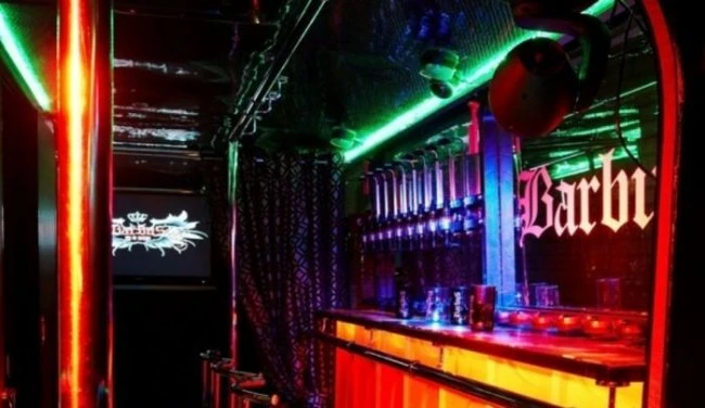 «Икарус» превратили в бар на колесах BarBus MAXI