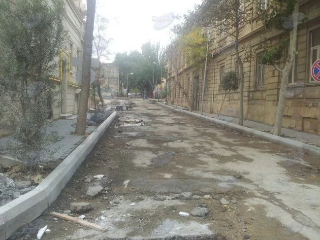 В Баку запрещен въезд на одну из столичных улиц