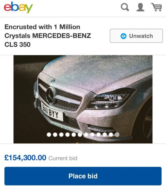 Молдавская студентка продала Mercedes с миллионом страз Swarovski ради бездомных животных