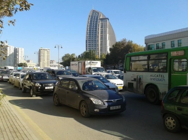 Ситуация на дорогах в Баку нормализовалась