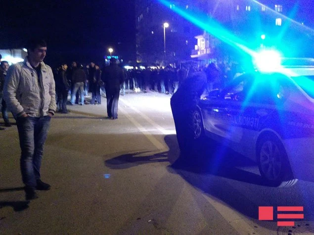 В Баку Mercedes сбил двух женщин