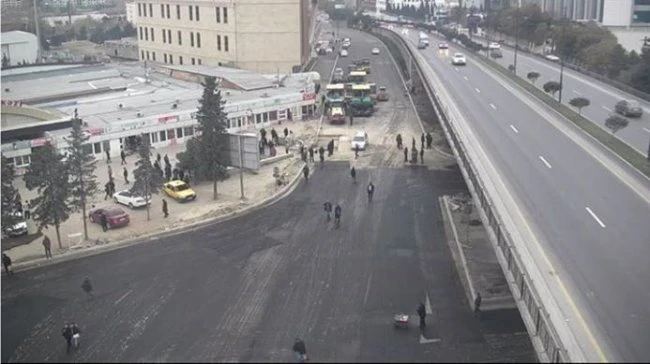 Будет восстановлено движение на кругу у станции метро 