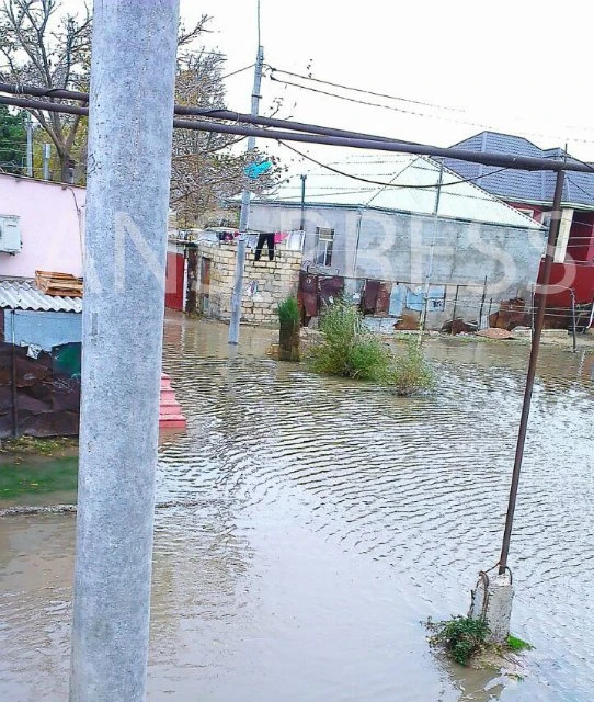 В Сумгайыте дома затоплены водой