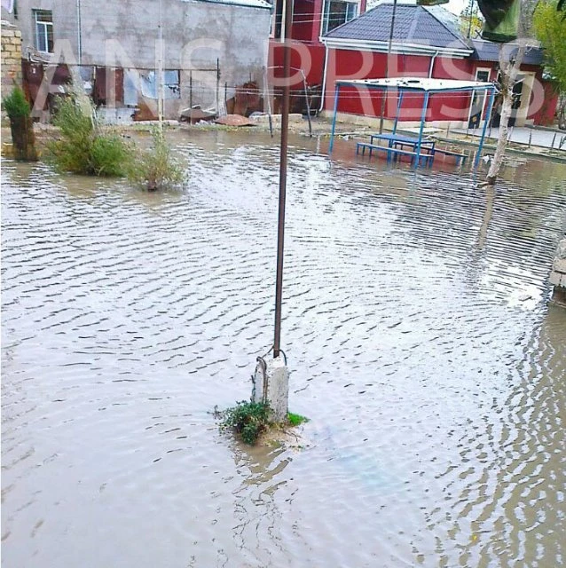 В Сумгайыте дома затоплены водой