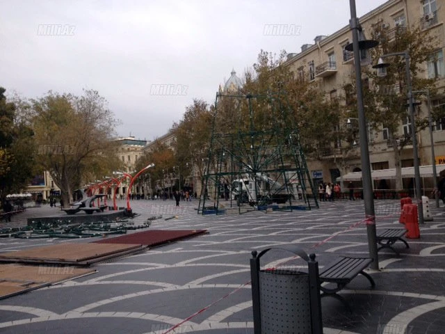 В Баку готовятся к Новому году