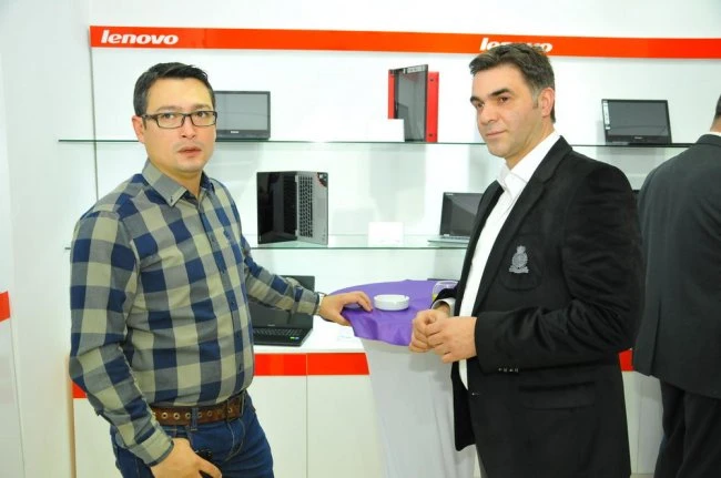 В Баку открылся первый монобрендовый магазин Lenovo