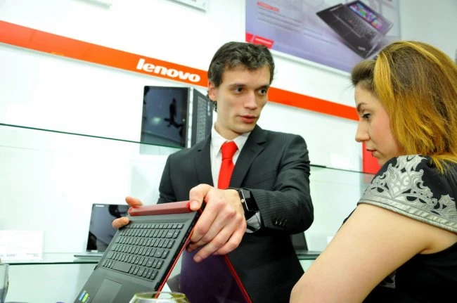 В Баку открылся первый монобрендовый магазин Lenovo