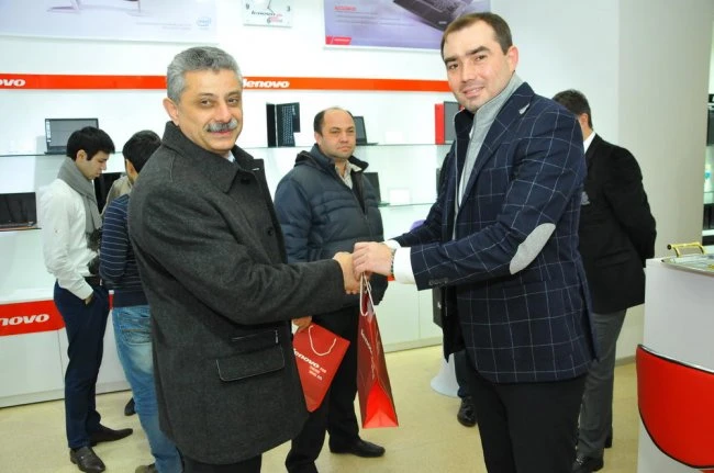 В Баку открылся первый монобрендовый магазин Lenovo