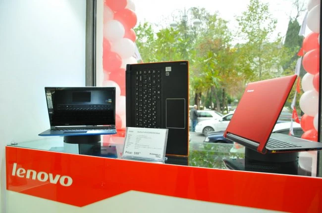 В Баку открылся первый монобрендовый магазин Lenovo