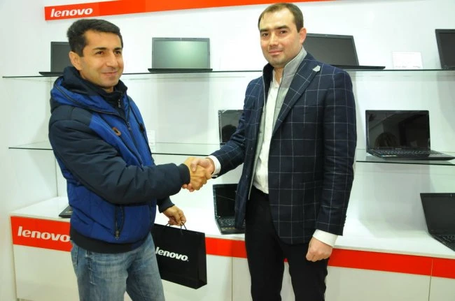 В Баку открылся первый монобрендовый магазин Lenovo