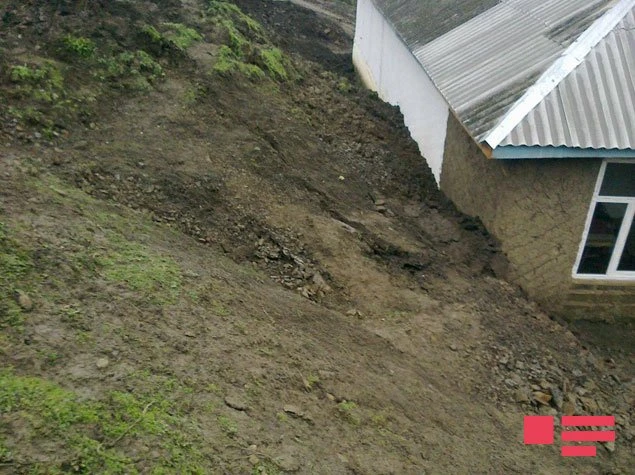 На юге Азербайджана произошел оползень