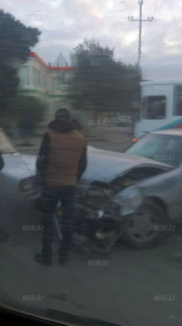 В Баку ДТП стало причиной большой пробки