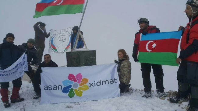 Сотрудники ASAN взошли на вершину Гейдара Алиева