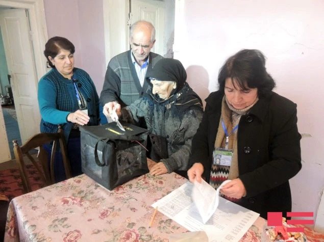На муниципальных выборах проголосовала 125-летняя жительница Азербайджана