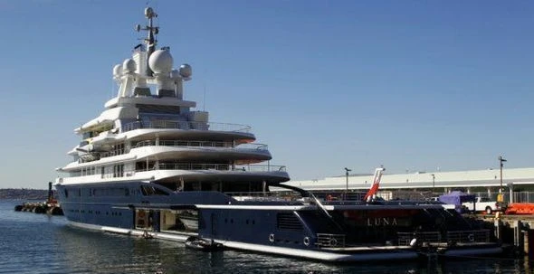 Азербайджанский миллиардер в Гамбурге на яхте за 400 миллионов долларов