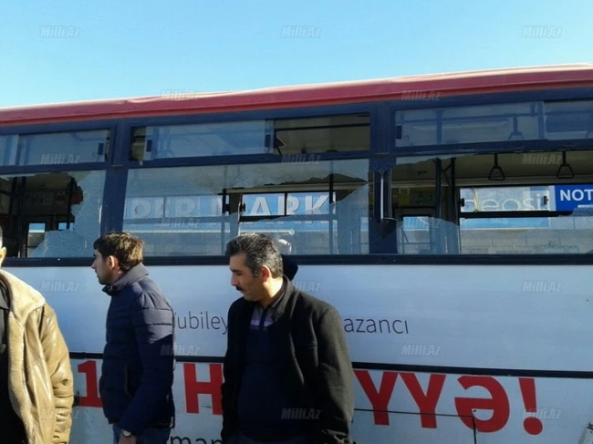 В Баку столкнулись автобусы