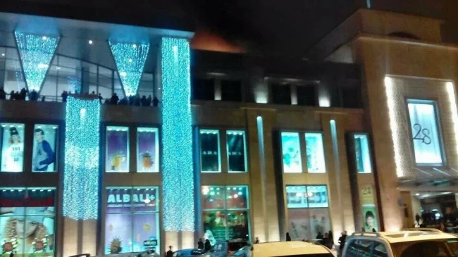 В Баку в торговом центре 28 Mall произошел пожар
