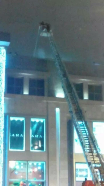 В Баку в торговом центре 28 Mall произошел пожар
