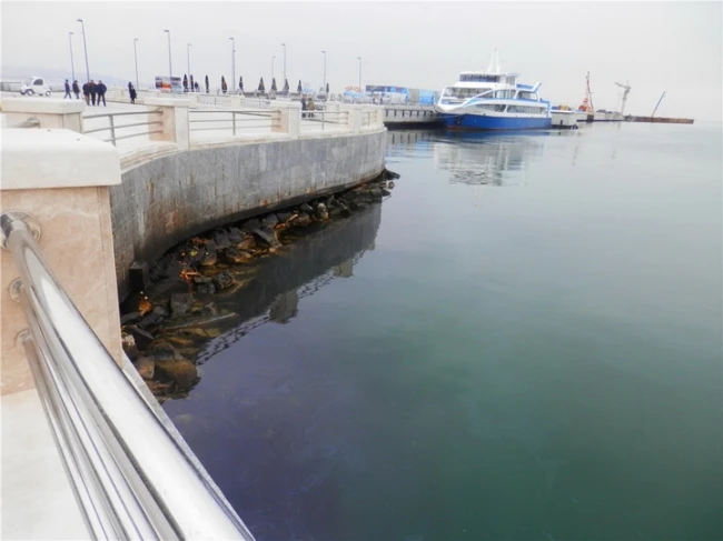 На бакинском бульваре строится новый морской павильон