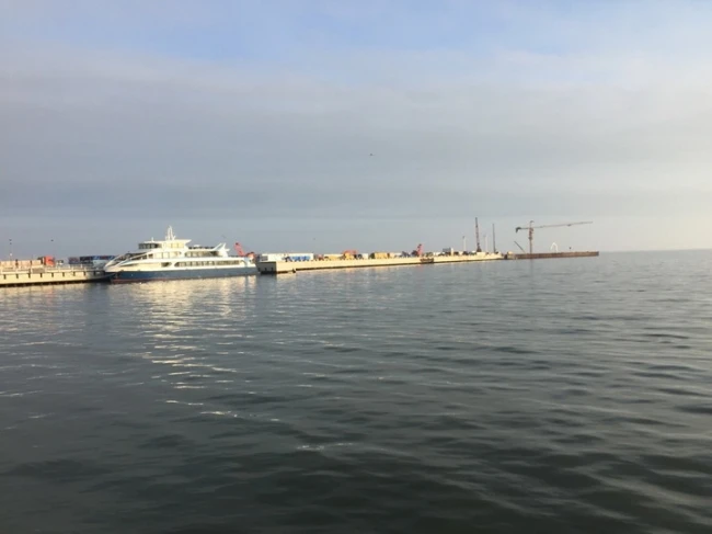 На бакинском бульваре строится новый морской павильон
