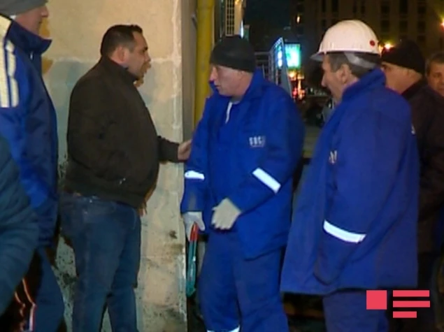В Баку автомобиль врезался в линию газопровода