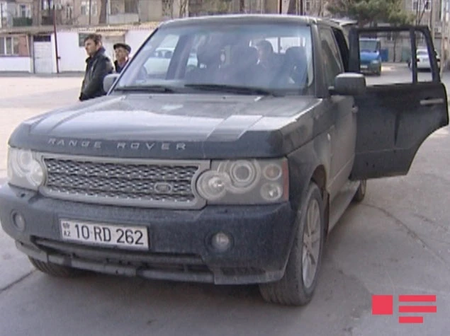 В Баку совершена кража из салона автомобиля марки  Range Rover (видео)