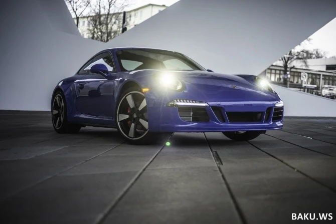 В юбилей Porsche 911 примерил клубный пиджак
