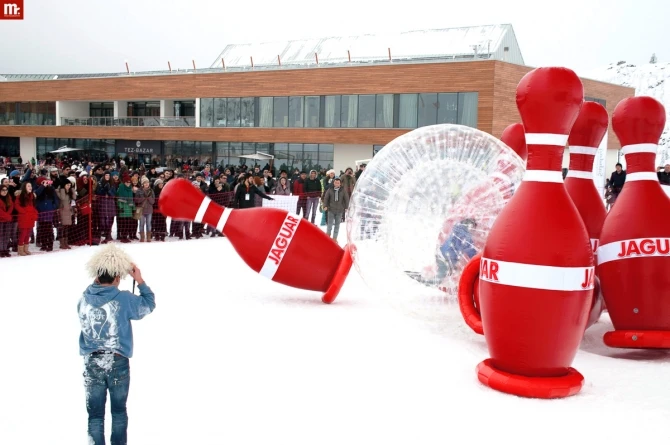 Впервые в Азербайджане с успехом состоялся экстремальный проект JAGUAR SnowBowling (видео)