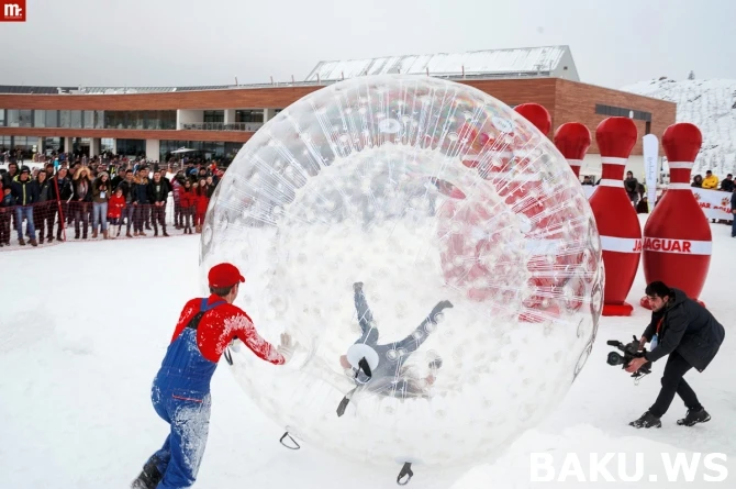 Впервые в Азербайджане с успехом состоялся экстремальный проект JAGUAR SnowBowling (видео)