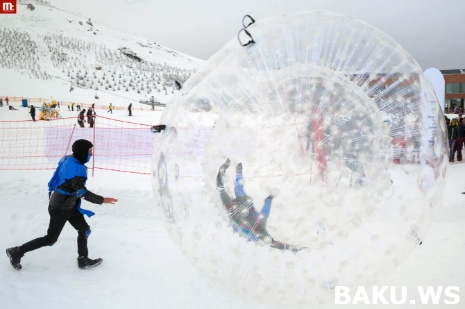 Впервые в Азербайджане с успехом состоялся экстремальный проект JAGUAR SnowBowling (видео)
